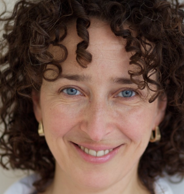 Smiling face of Maryland licensed professional counselor, Lucrezia Mangione who practices in Silver Spring, MD at Handcrafted Health.